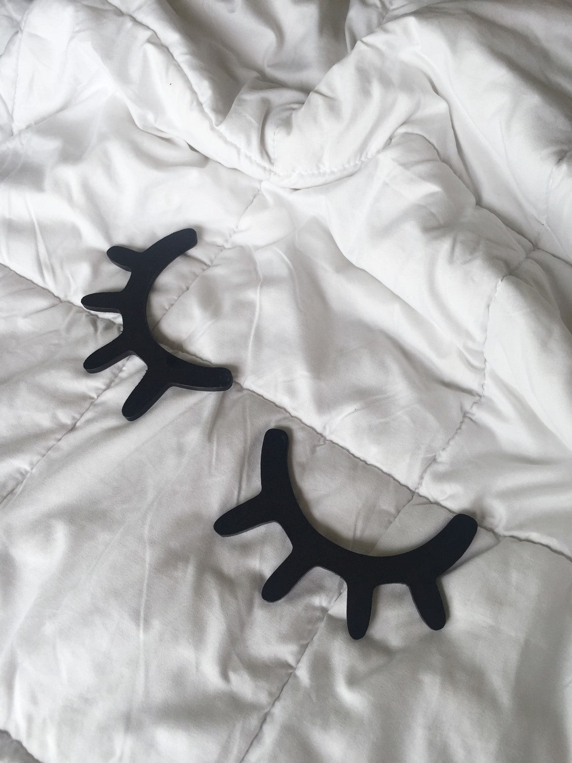 Wooden pair of Dreamy Eyelashes Wall decor | 6"x 4" - Supple Room