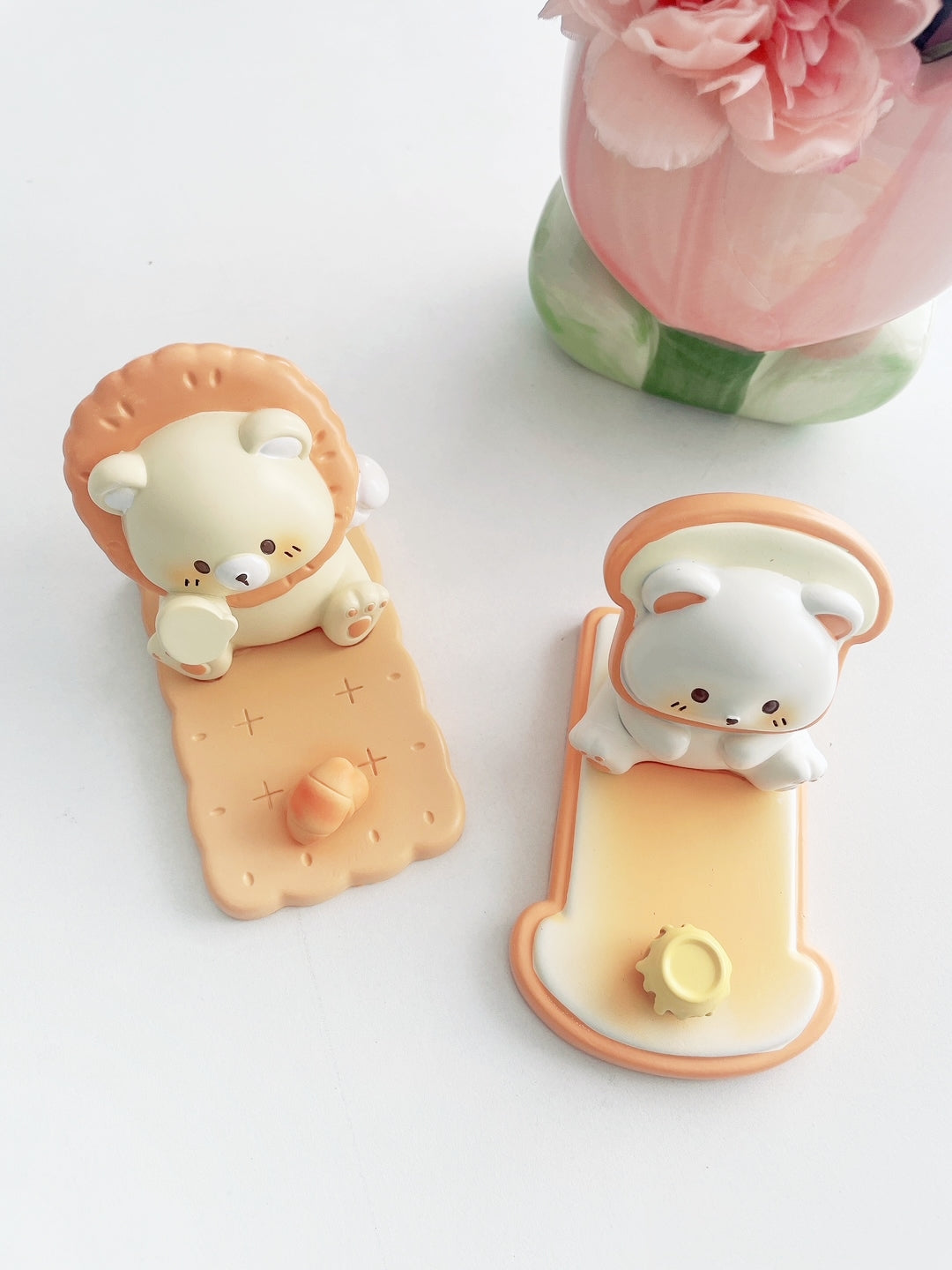 Cozy Snack Time Bear Phone Stand