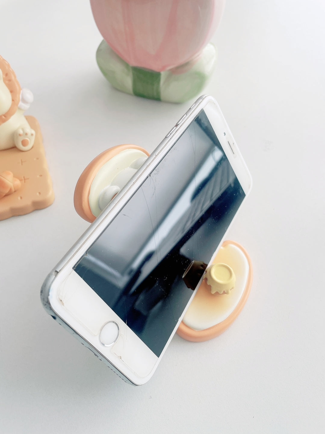 Cozy Snack Time Bear Phone Stand