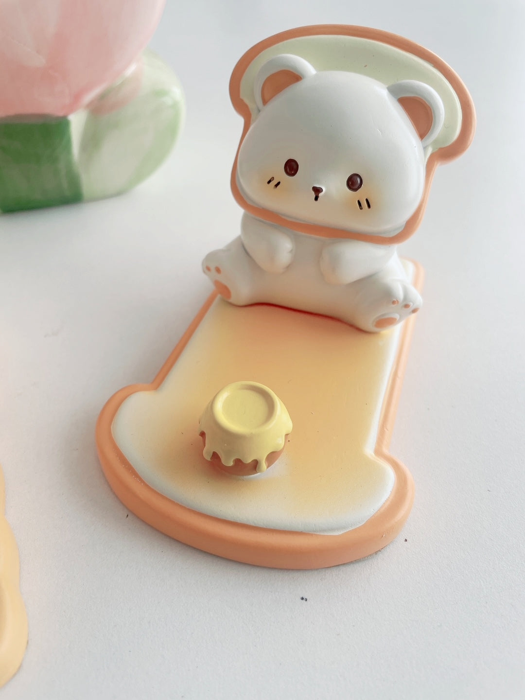 Cozy Snack Time Bear Phone Stand