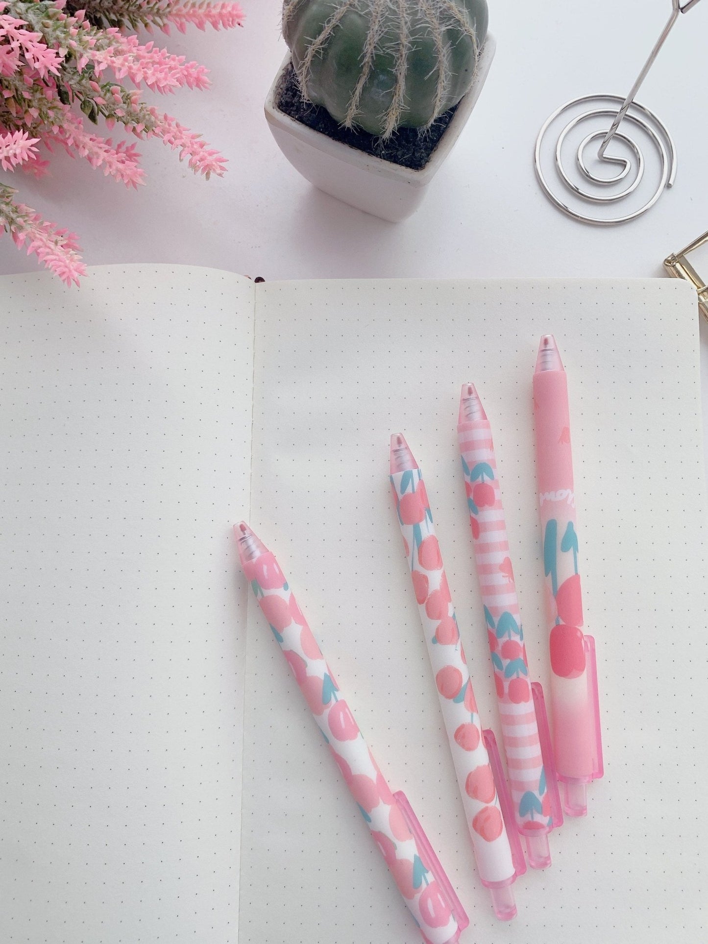 Romantic Flower Series Retractable Black ink Gel pens | Set of 4 - Supple Room